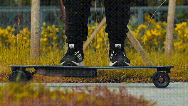 MAXFIND Max4 PRO Electric Skateboard